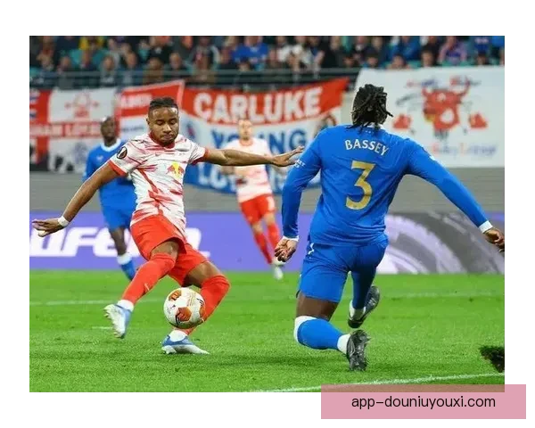 巴基一球小胜福马亭鏖战激烈全场攻防转换精彩纷呈战术博弈引关注 巴基一球小胜福马亭鏖战激烈全场攻防转换精彩纷呈战术博弈引关注